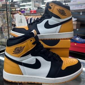 Air Jordan 1 Retro High Taxi Size 8.5